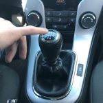 На горячую не включается задняя передача, первая и другие скорости