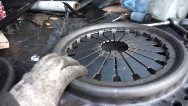 Поменял сцепление: не включаются передачи после замены