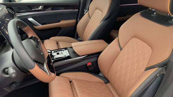 В России выставили на продажу электрический кроссовер BYD Tang EV600 за 5,7 млн рублей