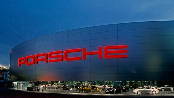 Американская Tesla стала самой упоминаемой автомобильной компанией в соцсетях