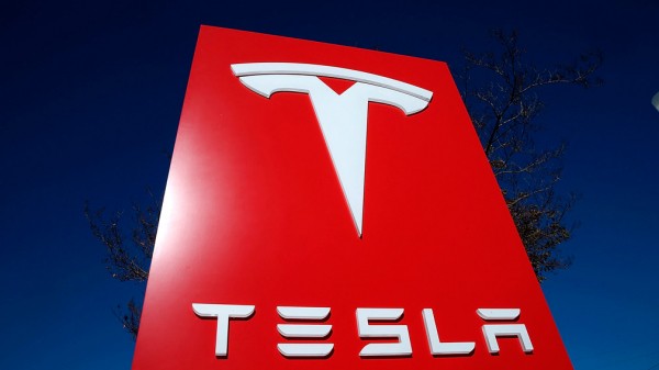 Американская Tesla стала самой упоминаемой автомобильной компанией в соцсетях