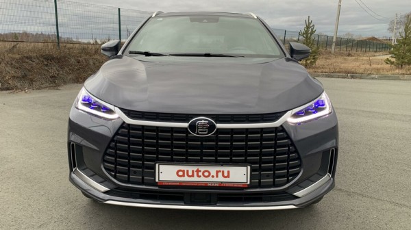 В России выставили на продажу электрический кроссовер BYD Tang EV600 за 5,7 млн рублей