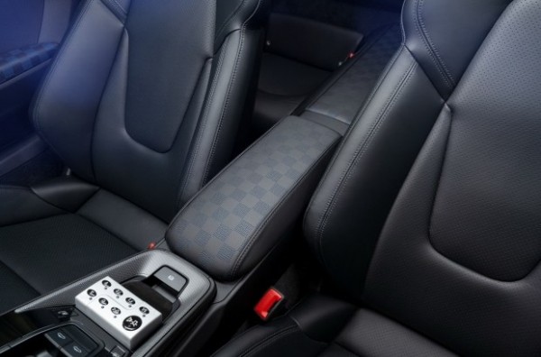 Новый Porsche 911 Targa приспособили для нужд полиции