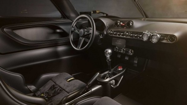 Это надо видеть: интерьер спорткара от Radford