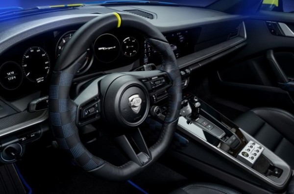 Новый Porsche 911 Targa приспособили для нужд полиции