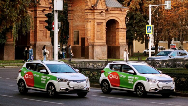 Китайские электромобили начали работать в российском такси