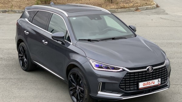 В России выставили на продажу электрический кроссовер BYD Tang EV600 за 5,7 млн рублей