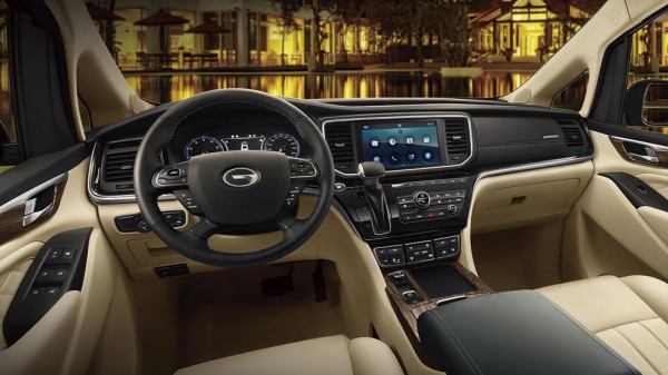 ТОП-3 премиальных минивэнов на авторынке России