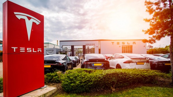 Американская Tesla стала самой упоминаемой автомобильной компанией в соцсетях