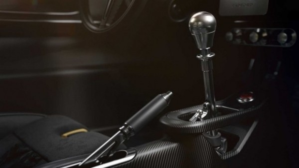 Это надо видеть: интерьер спорткара от Radford