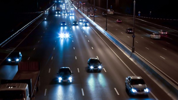 Автоэксперт Сергей Канаев предупредил об опасности езды в предрассветное время суток