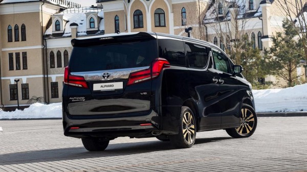 ТОП-3 премиальных минивэнов на авторынке России