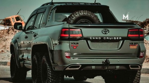 В Ираке надругались над Land Cruiser 200