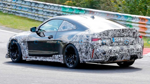 BMW M4 CSL станет легче на 100 килограммов