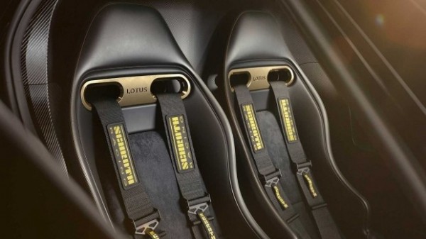 Это надо видеть: интерьер спорткара от Radford