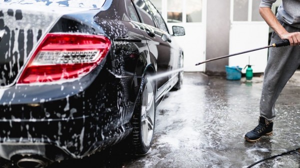 Водителям в РФ рассказали, что нельзя делать с автомобилем с наступлением холодов