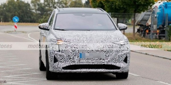 Audi все обкатывает новый Q5 e-tron