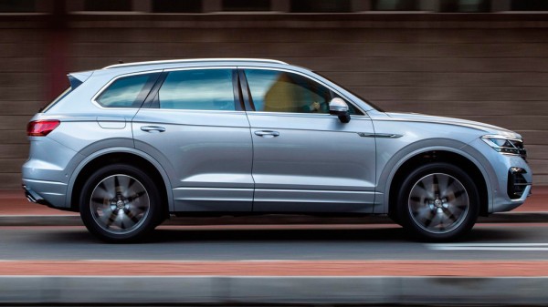 Volkswagen прекратил продажи кроссовера Touareg с бензиновыми двигателями на рынке РФ