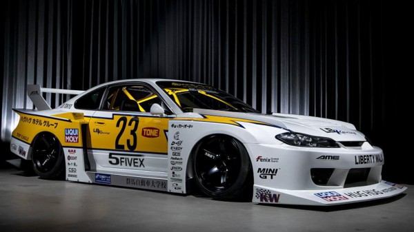 Тюнеры превратили 20-летний Nissan Silvia в экстремальный суперкар
