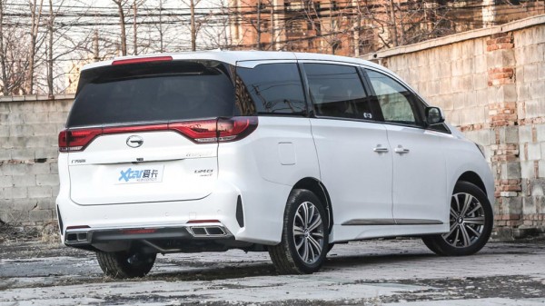 ТОП-3 премиальных минивэнов на авторынке России