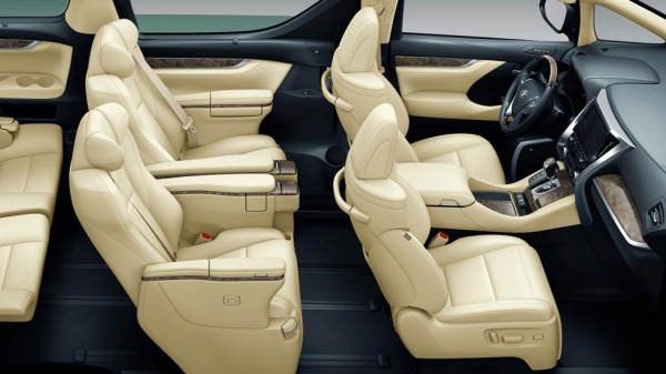 ТОП-3 премиальных минивэнов на авторынке России