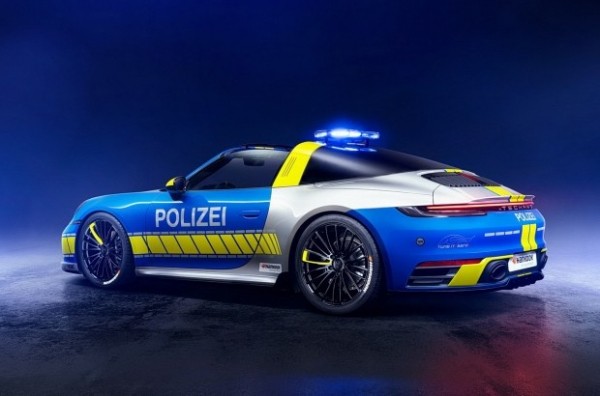 Новый Porsche 911 Targa приспособили для нужд полиции