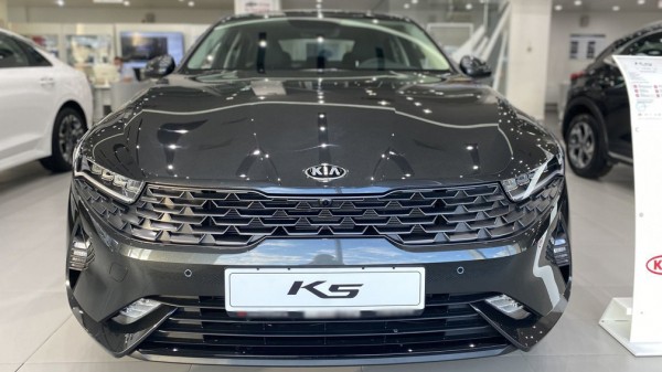 Эксперты перечислили 6 претензий к новому Kia K5 в комплектации Style