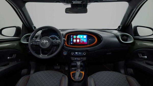 Toyota представила новый компактный кроссовер Toyota Aygo X