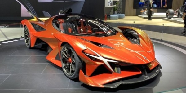 Гиперкар Apollo Evo дебютировал вместе с электрокаром EVision S