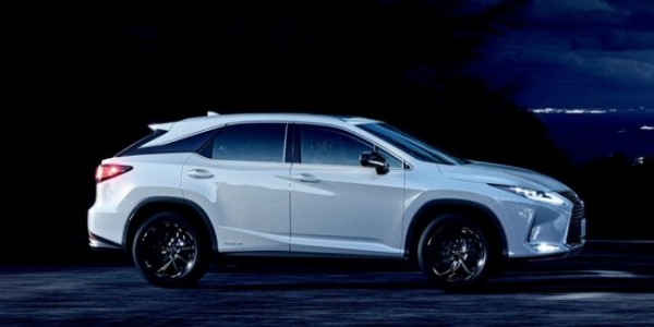 Lexus RX: больше черной элегантности