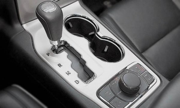 Не переключается коробка автомат: признаки и причины