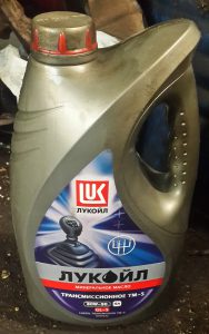 Трансмиссионное масло Лукойл: особенности масла для МКПП