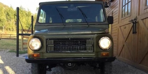 Украинец в Америке: в США продали с аукциона украинский внедорожник ЛуАЗ