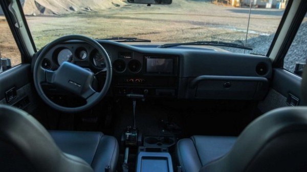 Такой Land Cruiser нам нужен: 430-сильный рестамод FJ62