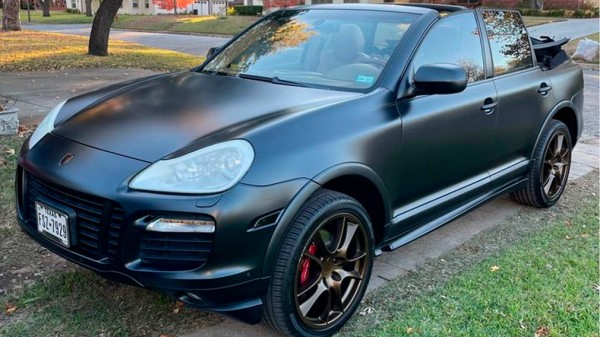 В США на продажу выставили кроссовер Porsche Cayenne в кузове кабриолет