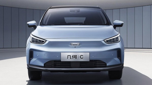 В Белоруссии стартовали продажи нового электрифицированного хэтчбека Geely Geometry C