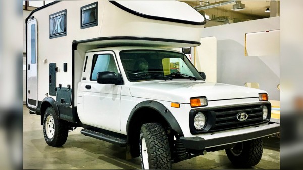 Классическую Lada Niva переделали в дом на колёсах