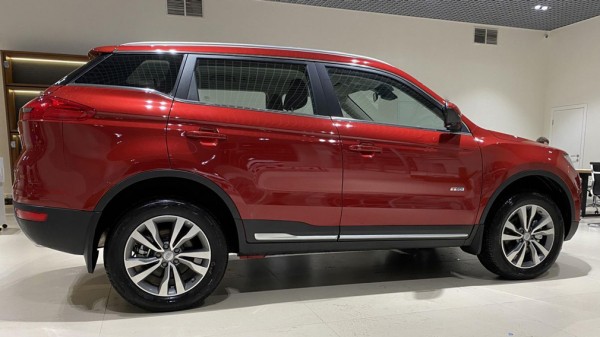 Компания Geely завершила продажи кроссовера Atlas в РФ с 1,8-литровым турбодвигателем