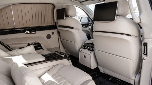 Президент Белоруссии поручил заменить машины Maybach на Aurus в кредит от российского банка