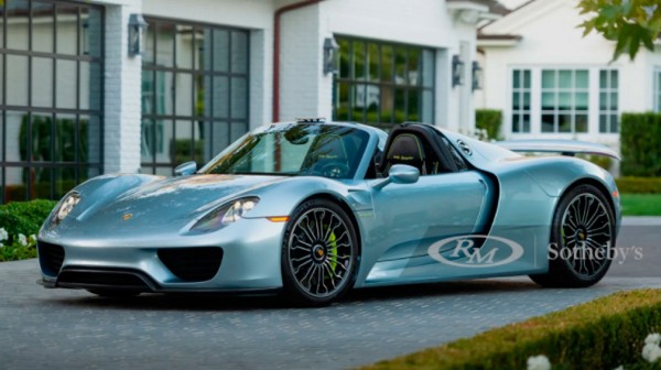 На продажу выставили редчайший гибридный суперкар Porsche 918 Spyder с минимальным пробегом