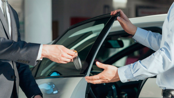 Глава Минпромторга РФ Денис Мантуров не поддержал ограничение 10% максимальной наценки дилеров при продаже автомобилей