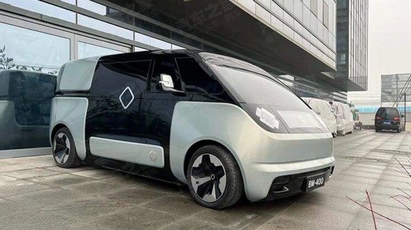 Китайский стартап готовится представить очень футуристичный вэн 