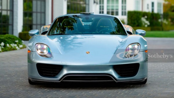 На продажу выставили редчайший гибридный суперкар Porsche 918 Spyder с минимальным пробегом