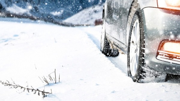 Большинство водителей в России покупают шипованные зимние шины