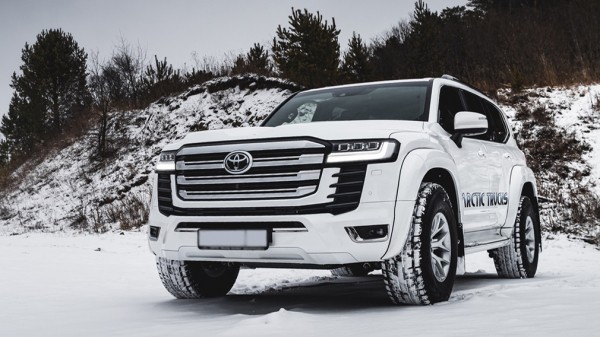 Компания Arctic Trucks превратила Toyota Land Cruiser 300 в &laquo;арктический&raquo; вездеход