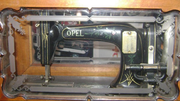 ТОП-5 автокомпаний, которые начинали бизнес не с производства автомобилей