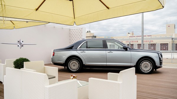 Президент Белоруссии поручил заменить машины Maybach на Aurus в кредит от российского банка