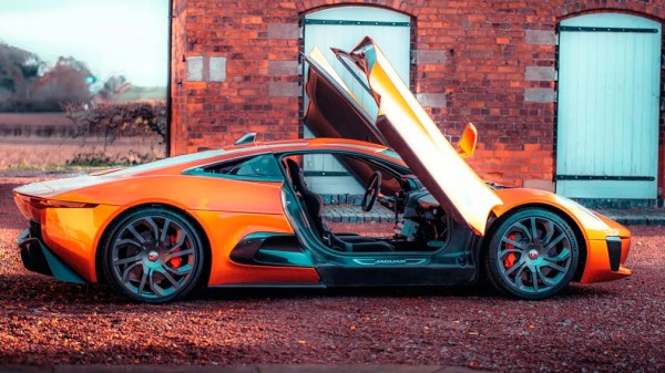 Редчайший суперкар Jaguar из фильма про Бонда выставили на продажу