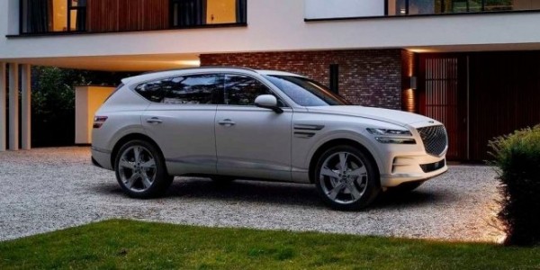 Если копировать Bentley, то уже во всем! Роскошная версия Genesis GV80