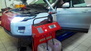 Нужно ли менять масло в коробке автомат: когда и почему